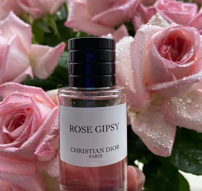 Floral fragrance reference with notes for custom perfume development