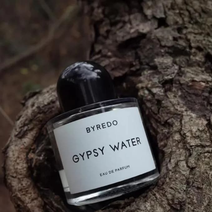 Citrus, Woody, Floral fragrance reference with lemon, pepper, juniper, incense notes for custom perfume development