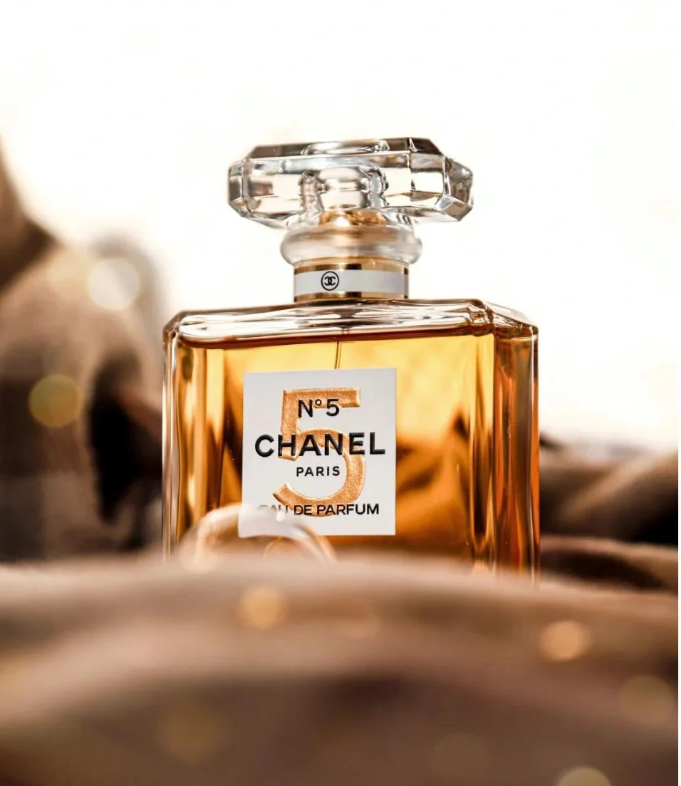 Citrus, Woody, Floral fragrance reference with aldehyde, ylang, neroli oil, bergamot notes for custom perfume development