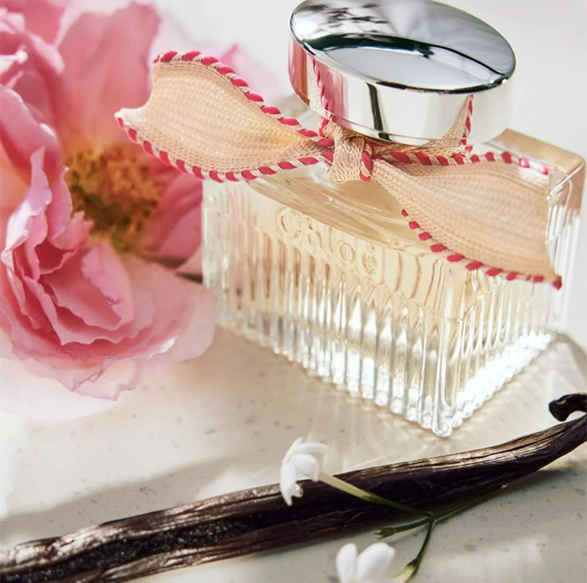 Floral, Gourmand fragrance reference with jasmine, rose, vanilla notes for custom perfume development