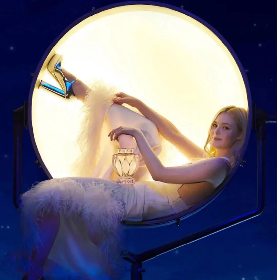 Citrus, Woody, Floral fragrance reference with orange, apple blossom, amber, cedar notes for custom perfume development