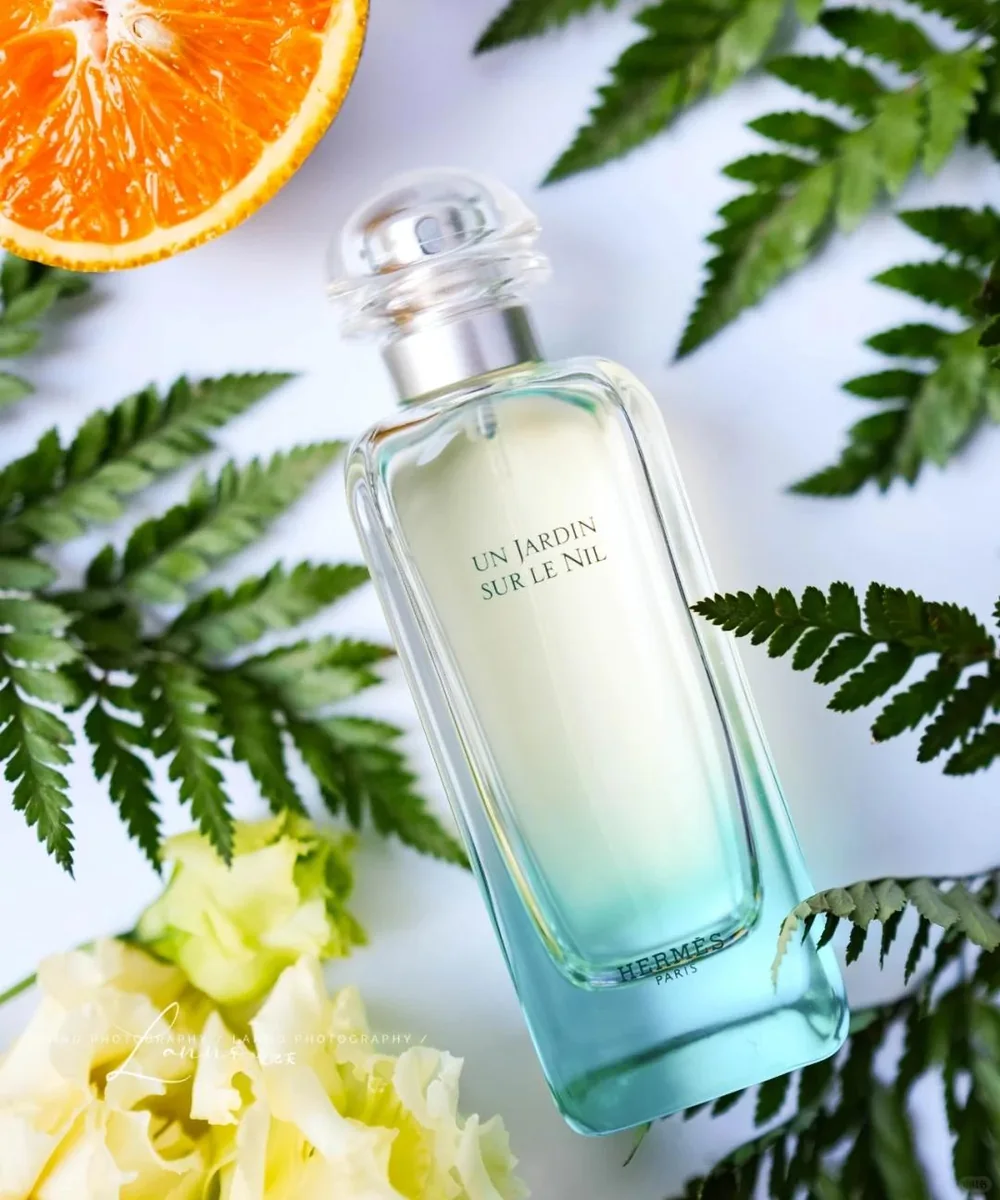 Citrus, Floral, Musk fragrance reference with carrot, grapefruit, tomato, mango notes for custom perfume development