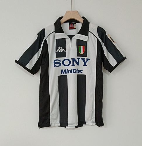 2097-98 Juventus Retro Version