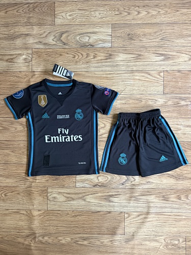 2017-18 Real Madrid Kids Kit