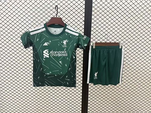 Football Collection Liverpool Adult Kit